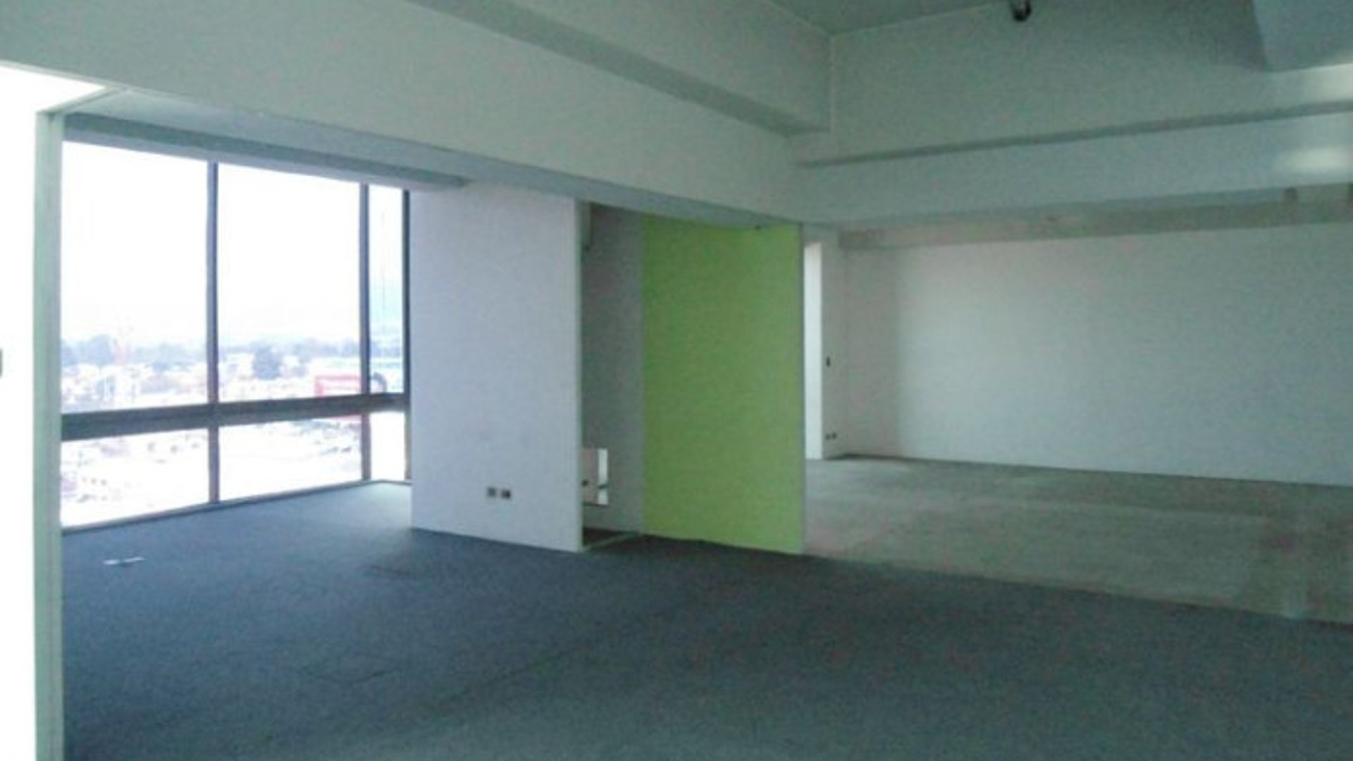 Oficina comercial en renta en zona 11 - Miniatura 4