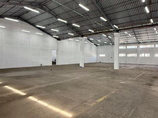 Bodega en Alquiler - Calz. Atanasio Tzul, zona 8. - 4