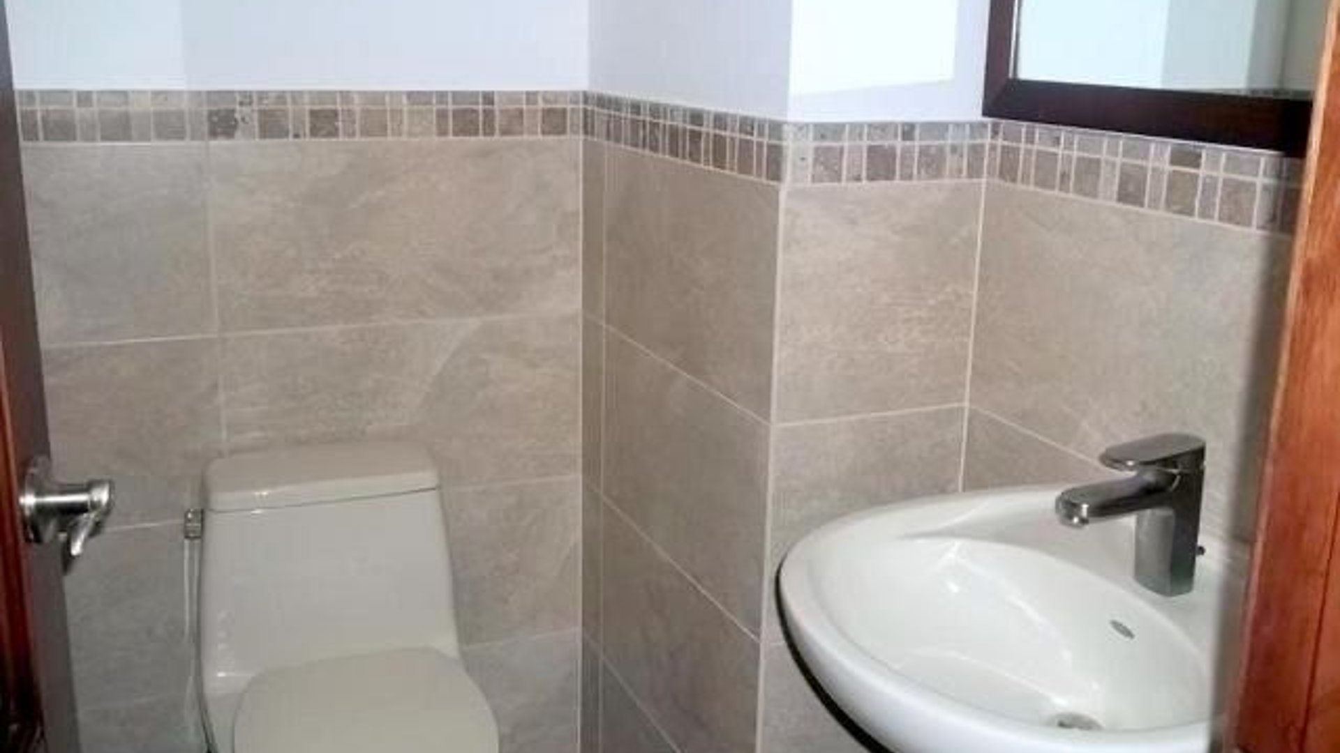 Apartamento en Renta – Edificio Meridian, Zona 15 - Miniatura 4