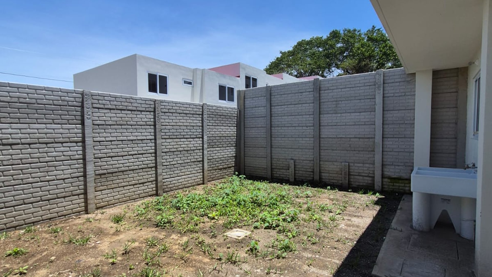 RENTA Casa NUEVA Condominio Santa Elena Km 25.7 Santa Elena Barillas - Miniatura 13