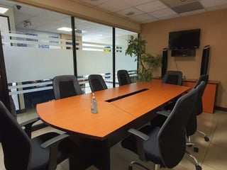 Oficina de 848mts. venta zona 10 para inversión - Image 2