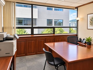 Oficina en Venta de 168 m² – Totalmente Equipada Zona 10 - 3