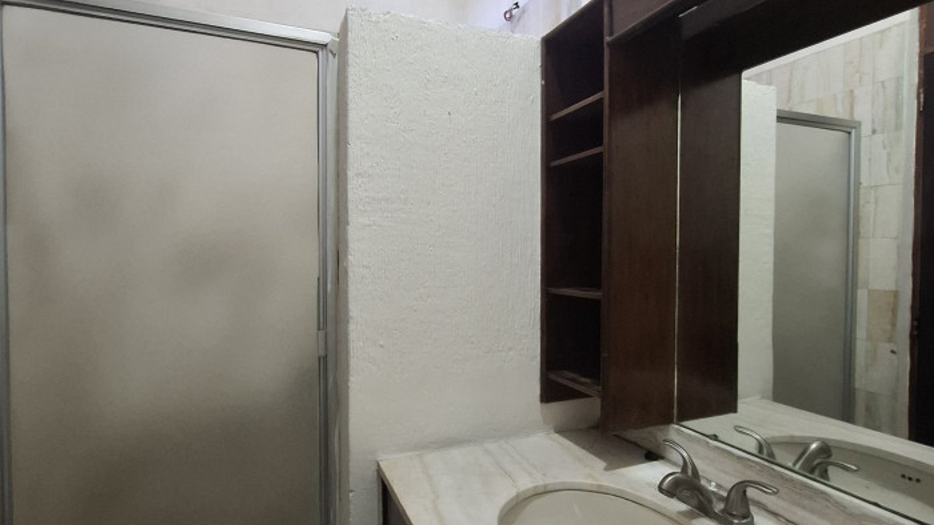 Casa en renta en zona 10 Bulevar Los Próceres - Miniatura 18