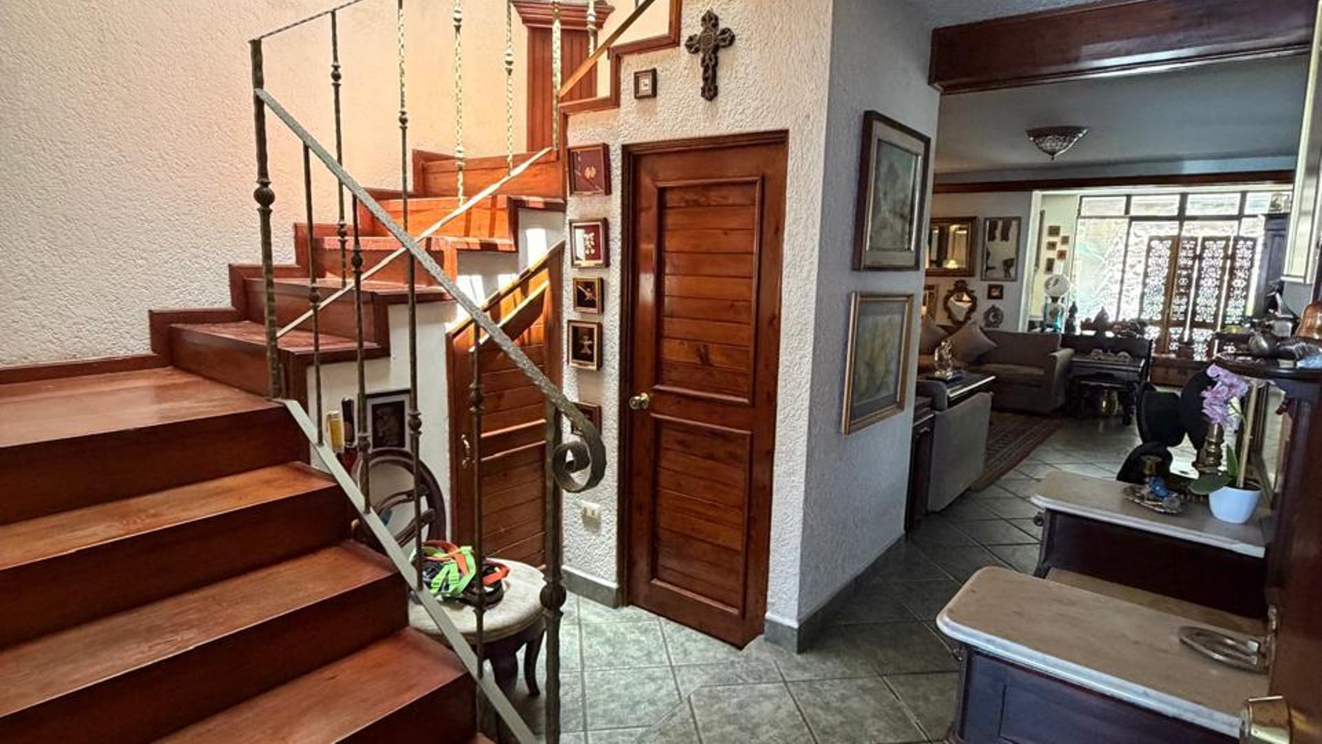 Casa en Venta dentro de condominio en zona 10