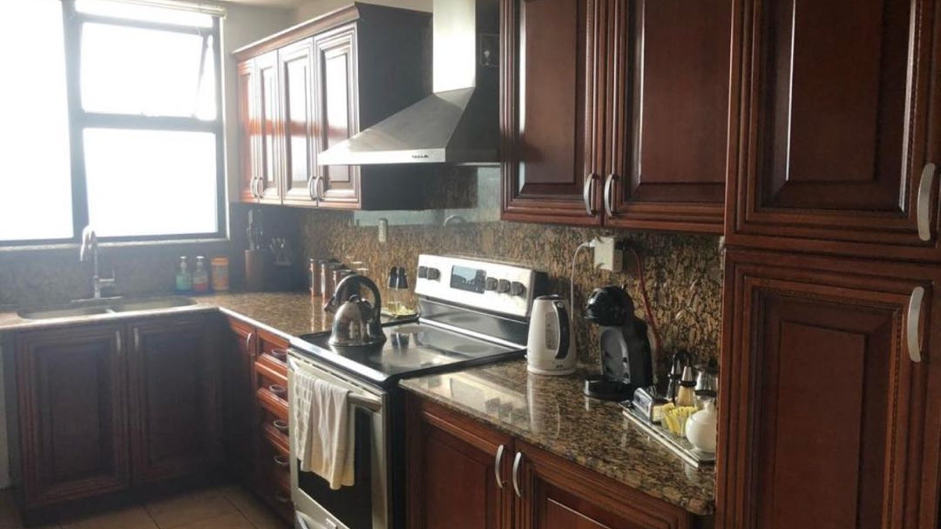Venta de exclusivo Penthouse en Edificio Bellagio Zona 14 - Miniatura 4
