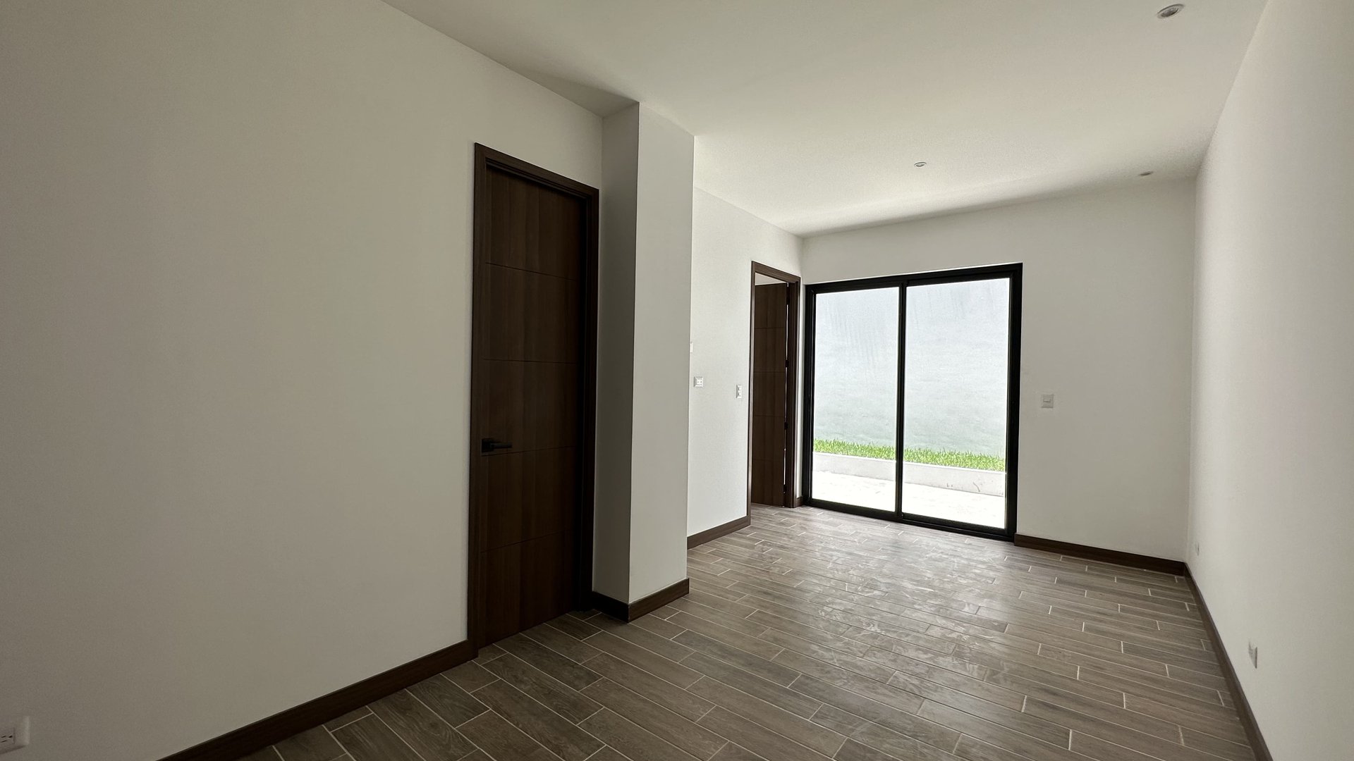 Apartamento en Alquiler Edificio Vila Catorce, zona 14 Guatemala - Image 1