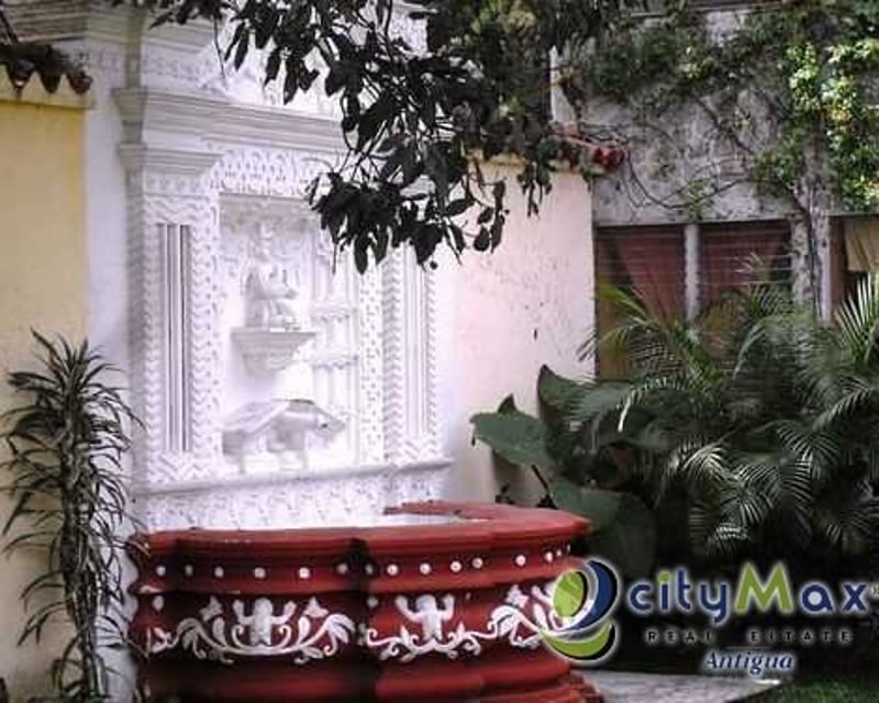 LOCAL COMERCIAL EN RENTA EN ANTIGUA GUATEMALA