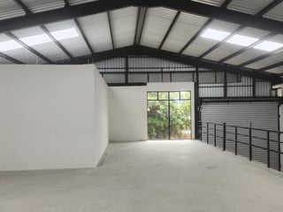 Bodega en venta Cerca del Aeropuerto Internacional La Aurora, zona 13 - 4