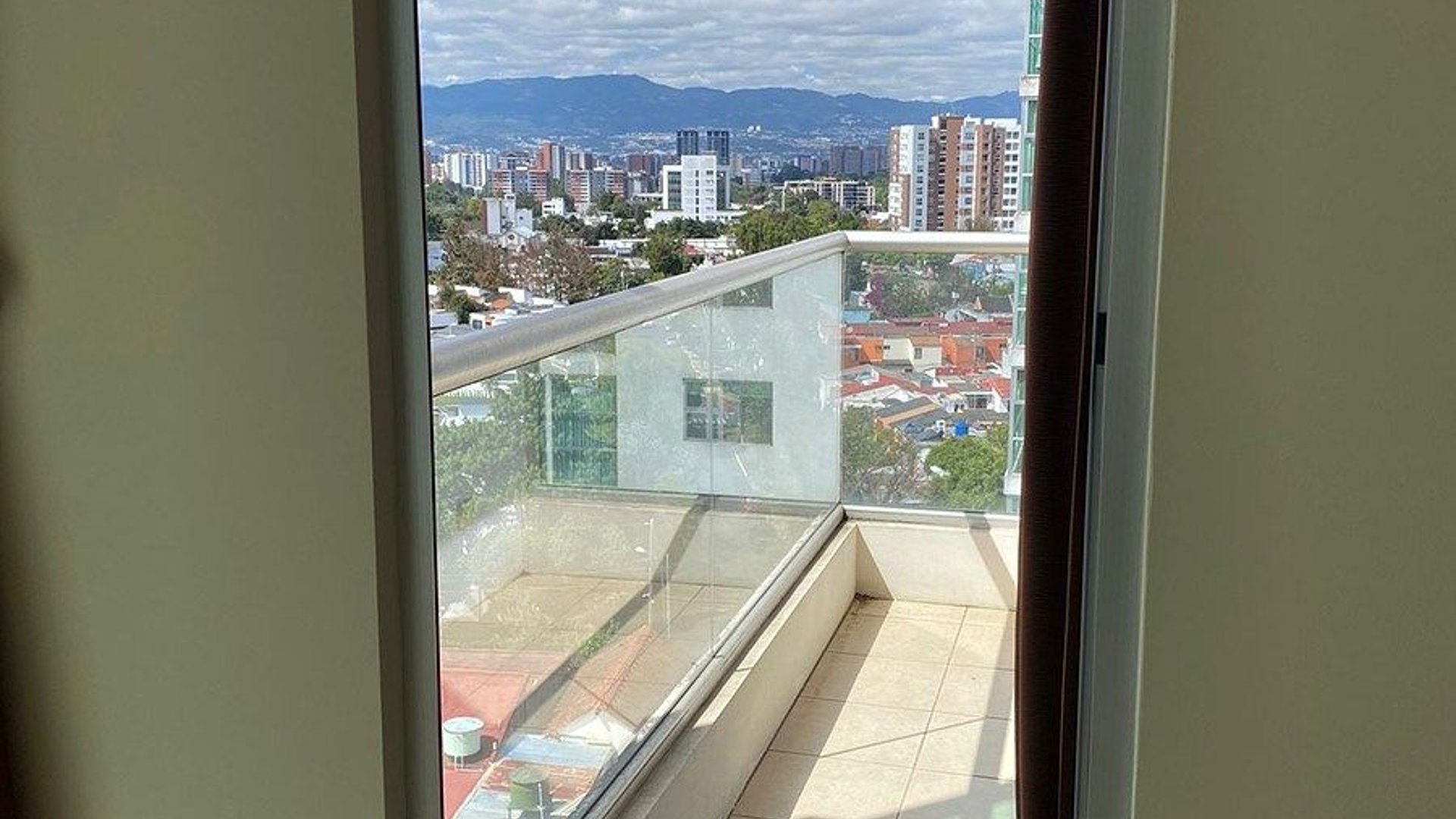 Apartamento en Venta Condado la Villa zona 14 - Miniatura 7