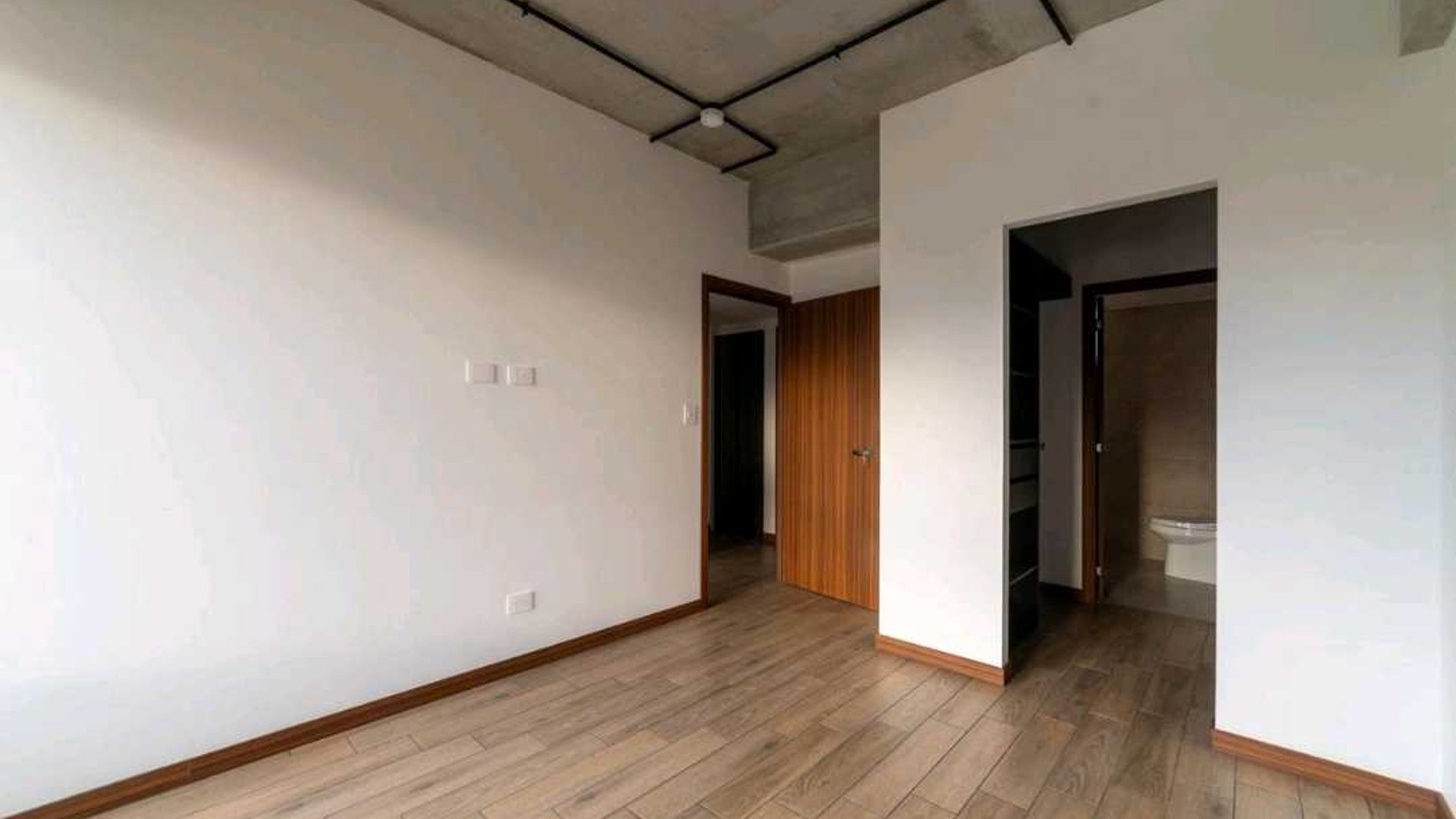 APARTAMENTO EN ALQUILER???? Edificio Inara 4 Norte, Zona 4 - Miniatura 5