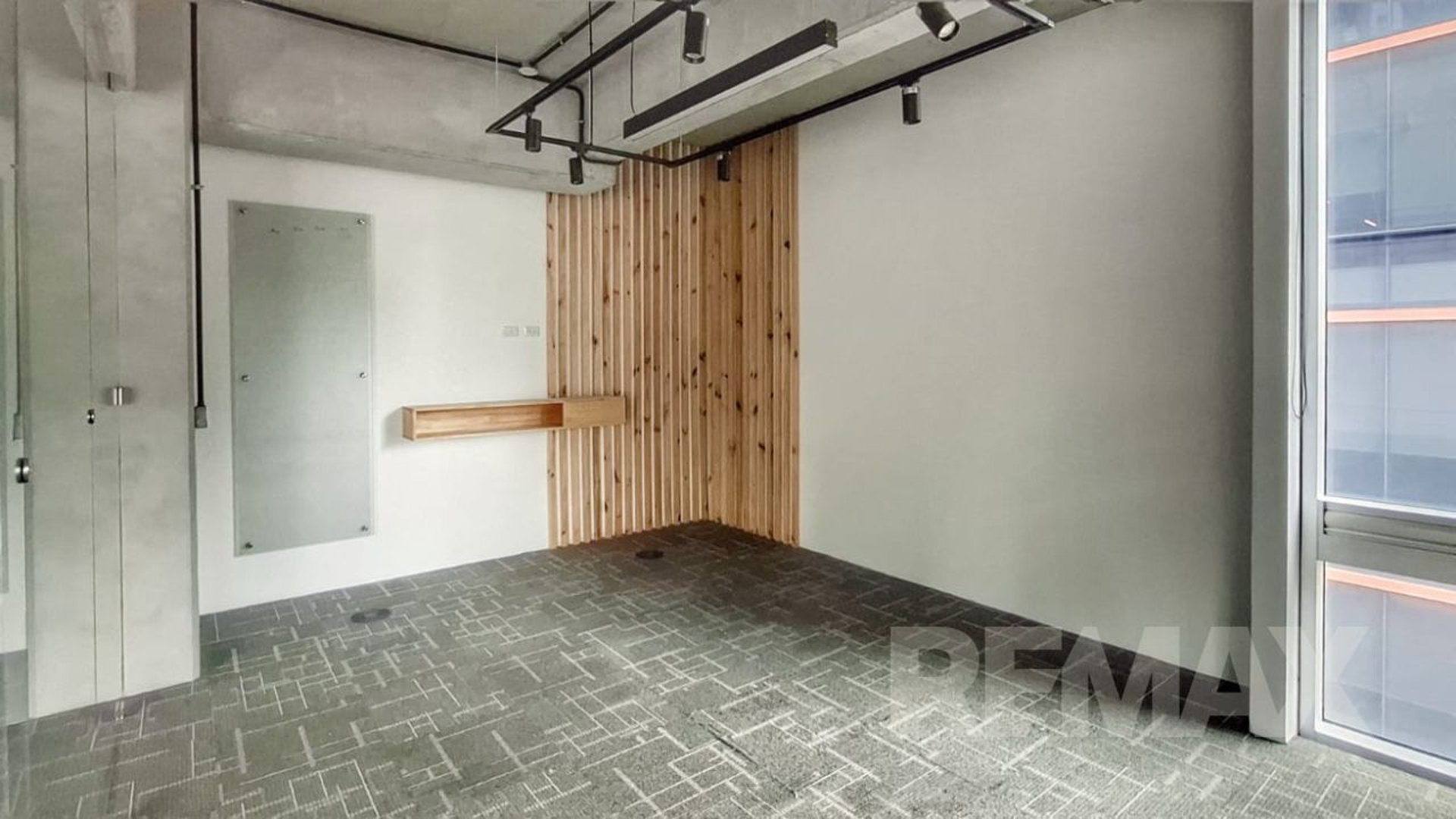 OFICINA EN RENTA, EDIFICIO PLATINA ZONA 10 - Miniatura 14