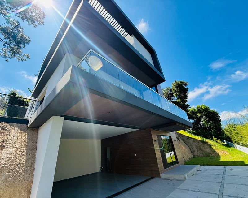 VENTA DE ESPECTACULAR CASA - LA CRUZ, STA. CAT. PINULA