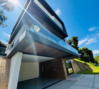 VENTA DE ESPECTACULAR CASA - LA CRUZ, STA. CAT. PINULA 