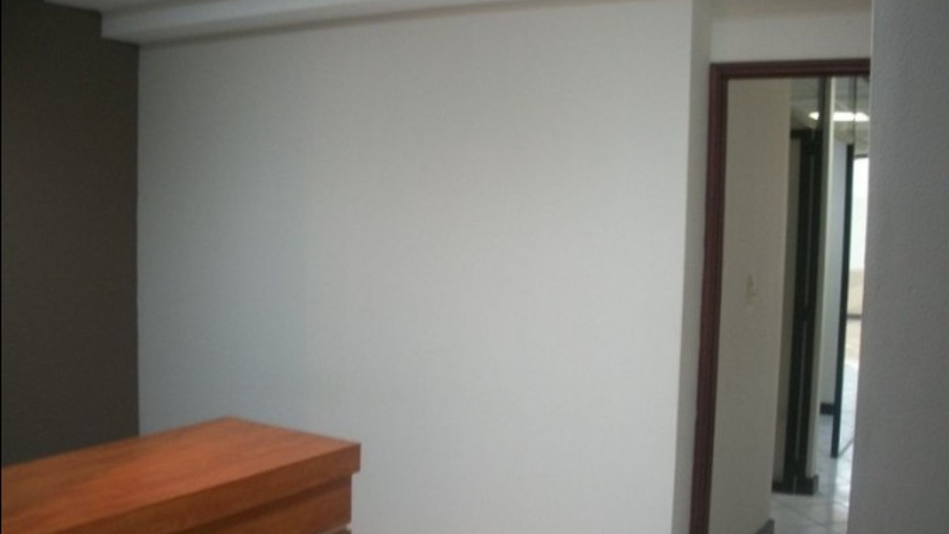 Venta de oficina en Europlaza zona 14 Ref-5643 - Miniatura 5