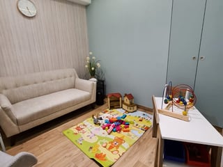📍 OFICINA EN VENTA – 35 M² + AMUEBLADA | EDIFICIO ASCEND | ZONA 9 - 2
