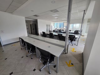 Oficina en renta amueblada y con balcon en zona 14 Ref-5285 - 3
