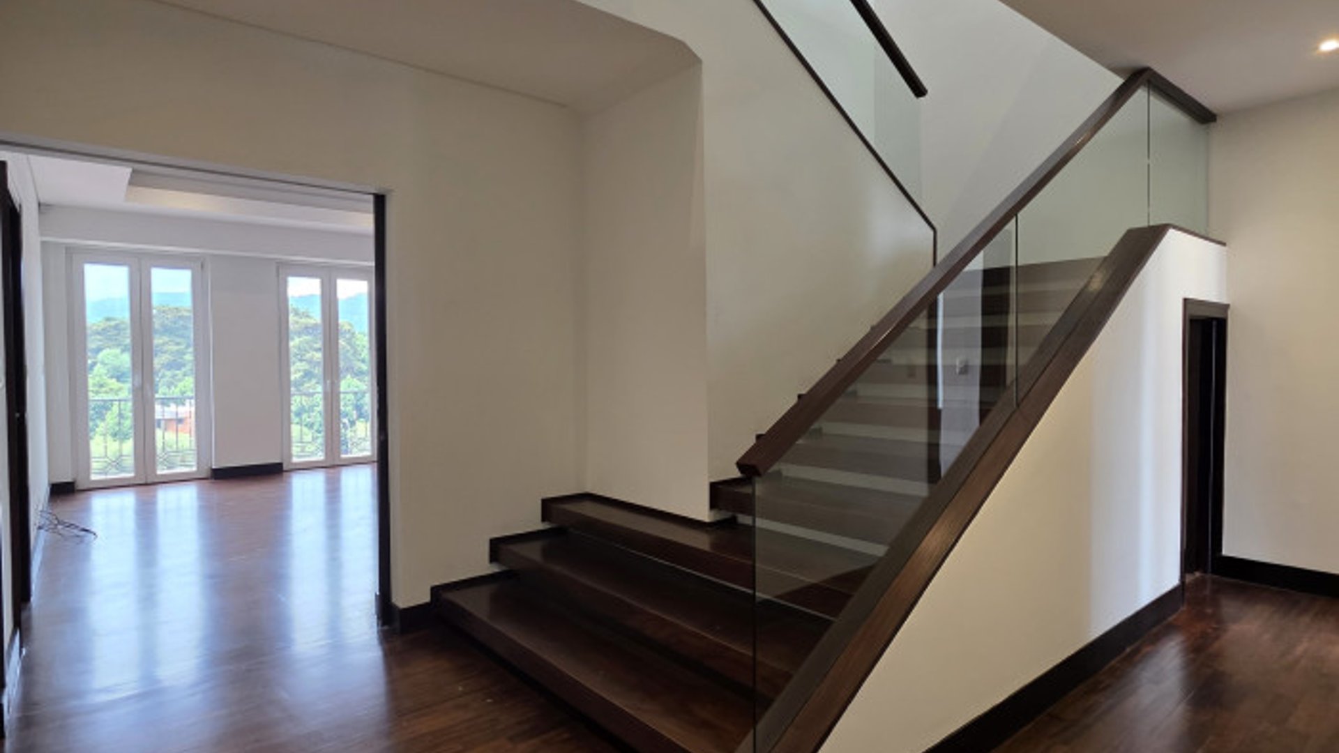 Lujoso Apartamento en Alquiler en Zona 14 Guatemala - Miniatura 18