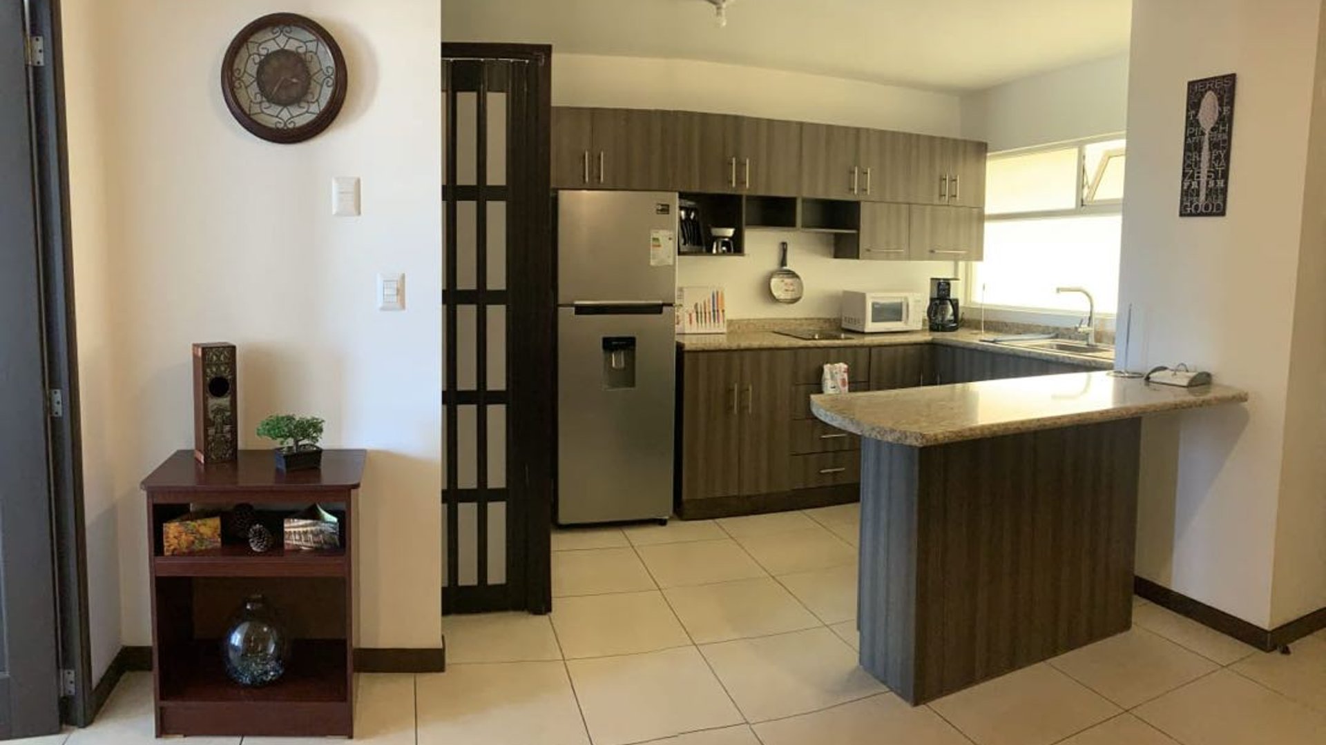 *Alquiler/venta apartamento amueblado Sta. Maria de Las Charcas Z. 11*