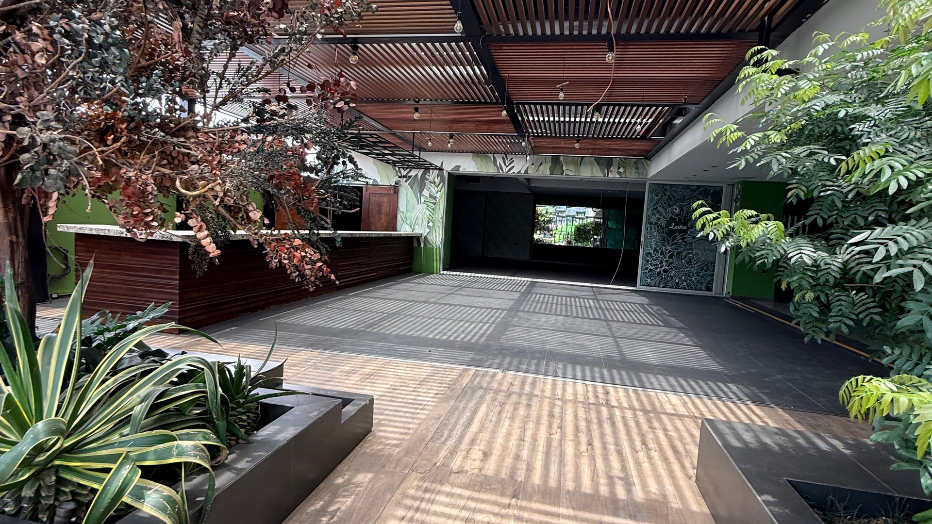 Local Comercial Premium en Renta | 471m² | Nuevo | Seguridad 24/7 - Miniatura 6
