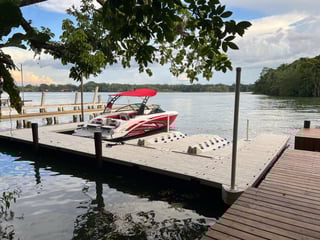 Casa, rancho y bungalows frente al río – Río Dulce - Image 35
