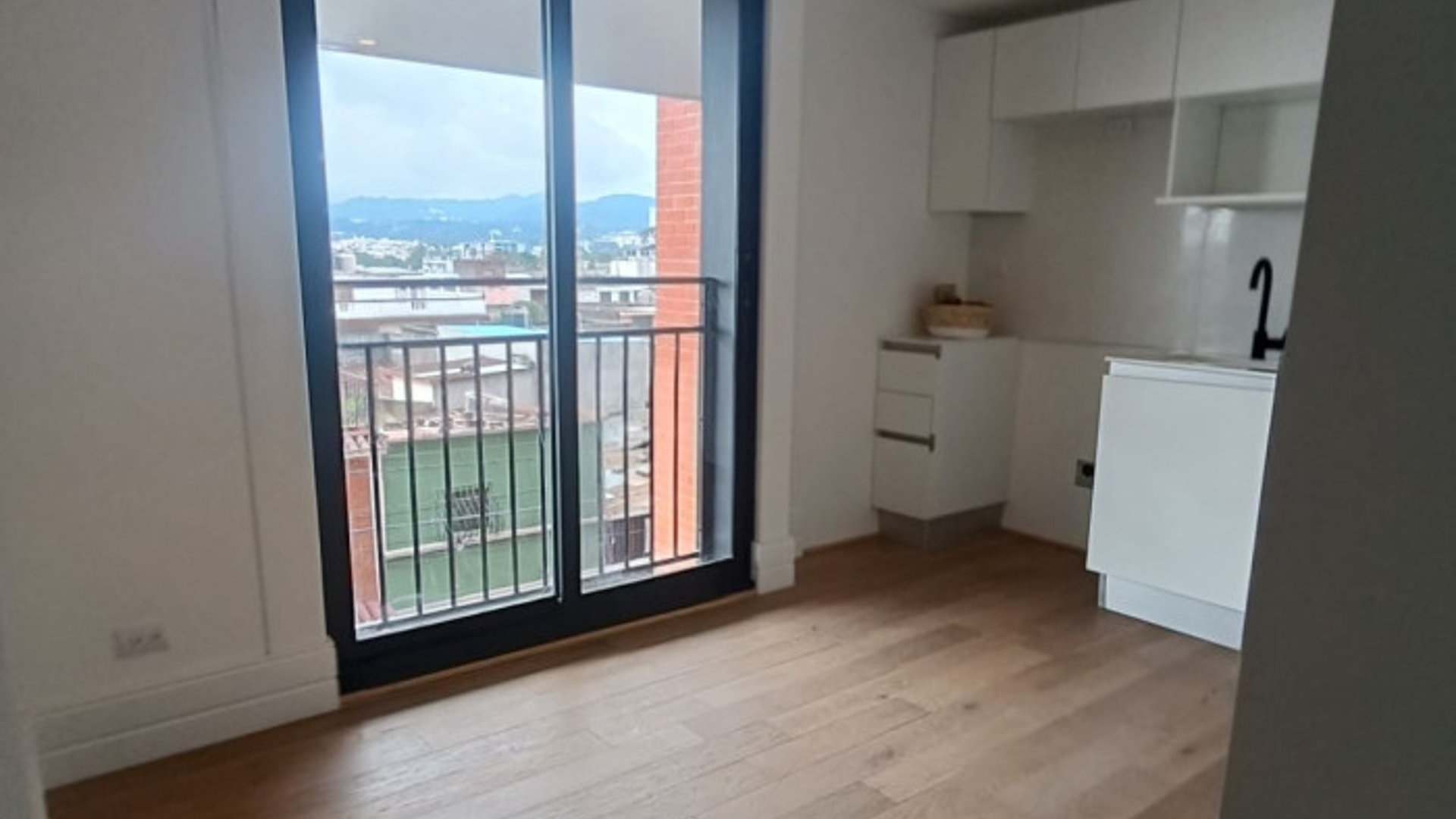 APARTAMENTO EN RENTA EN CENTRICO ZONA 5 GT. - Miniatura 10