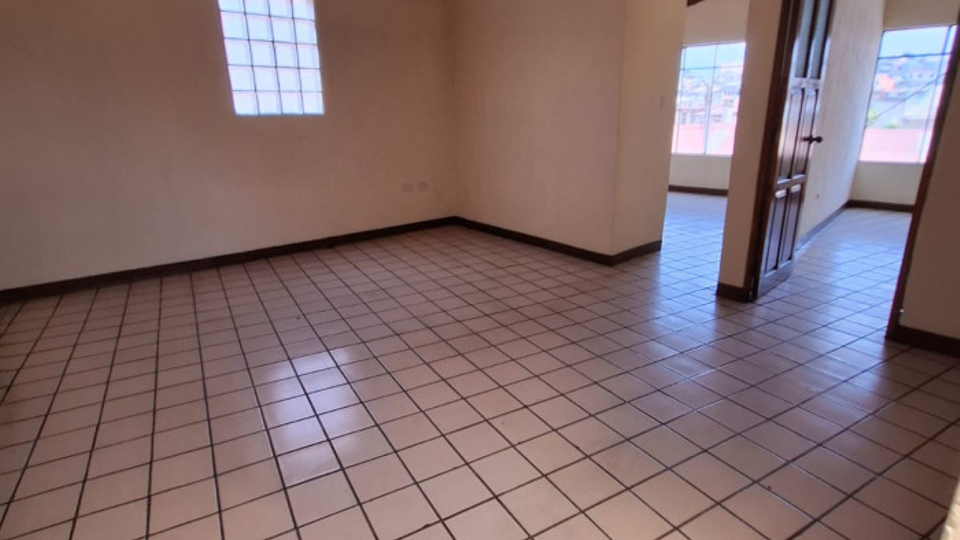 En Renta Local edificio comercial Quetzaltenango Zona 1