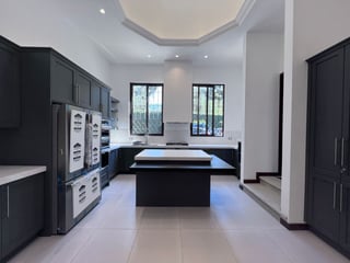 Amplia casa en venta en Condado del Obispo - 3