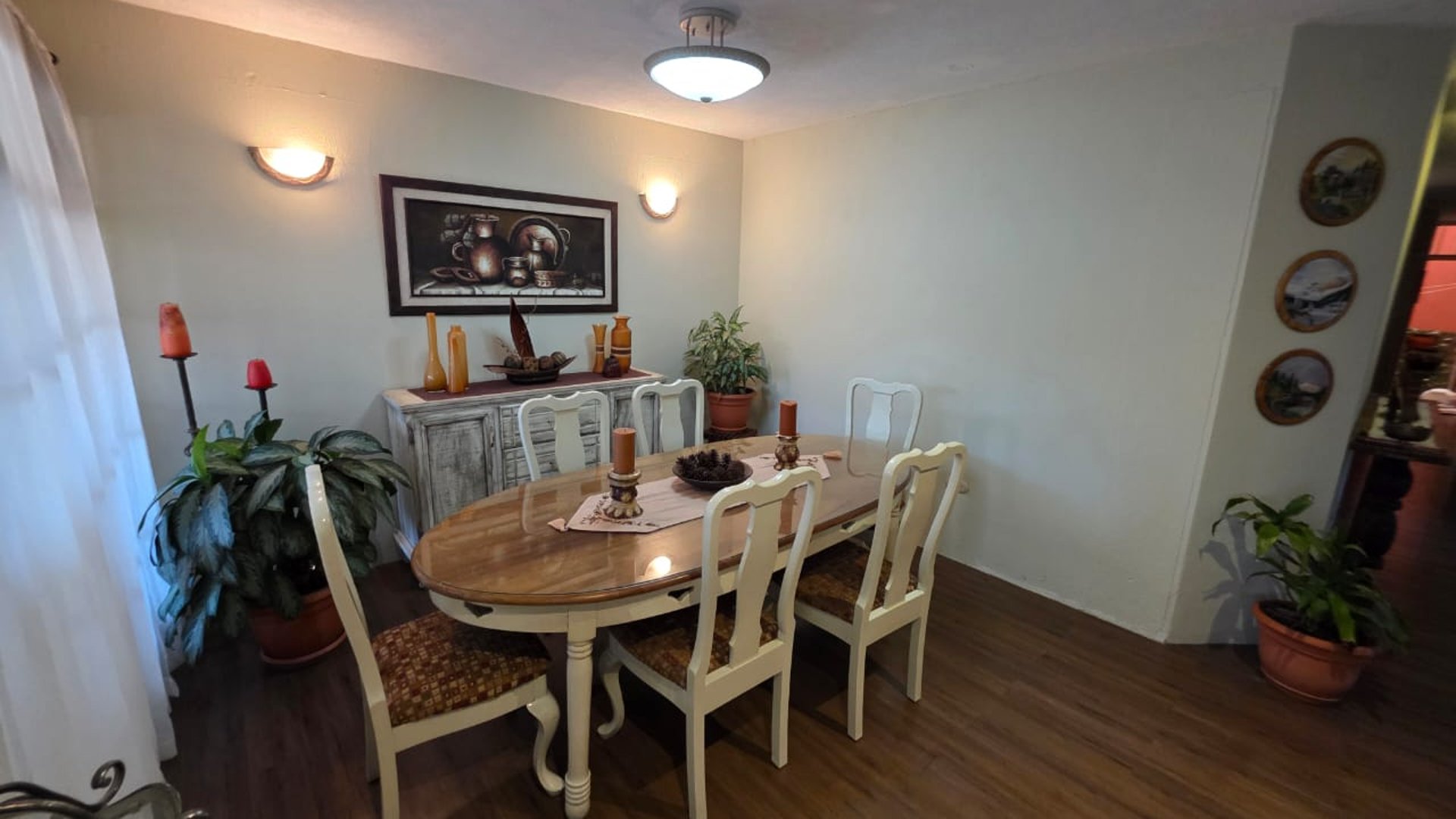 Vendo casa de 5 habitaciones cerca de Bosques de San Nicolas Ref-5549