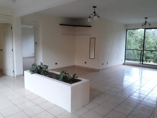 Casa en VENTA en Residencial San Antonio Carretera a El Salvador - Image 10