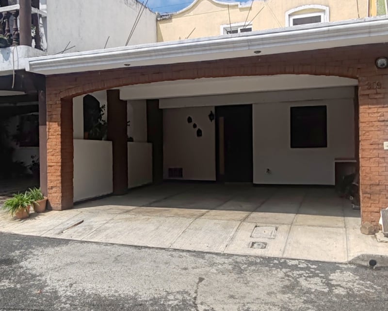 Hermosa Casa en Venta en Colinas de Monte Maria Sur!!!!