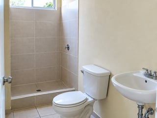 APARTAMENTO EN RESIDENCIALES REFUGIO 2 SAN RAFAEL ZONA 18 - 3