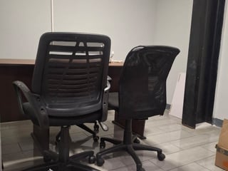 OFICINA EN RENTA EN ZONA 4 - 3