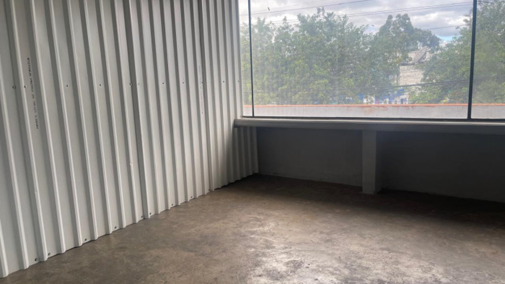 Alquiler de Minibodega en Montufar Zona 9 Guatemala - Miniatura 3
