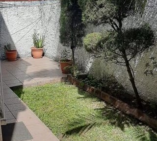 Alquilo casa en Condominio Zona 11