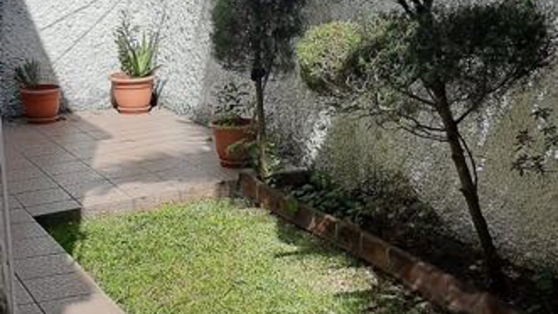 Alquilo casa en Condominio Zona 11
