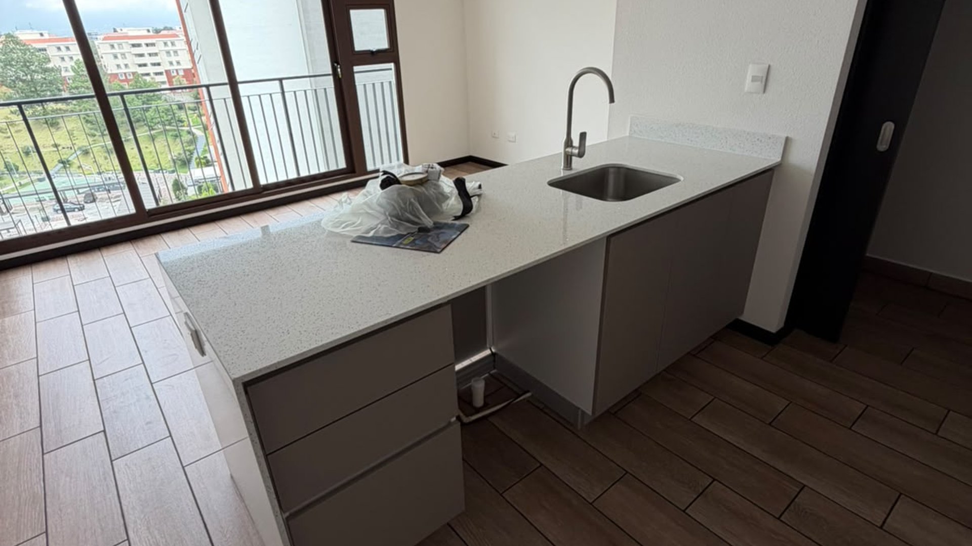 ALQUILER DE APARTAMENTO PARA ESTRENAR - SAN ISIDRO 20/21, ZONA 16