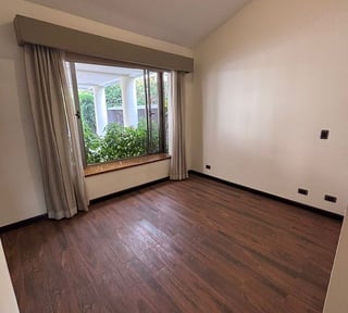 Elegante Casa en Condominio en El Prado, Ciudad de Guatemala