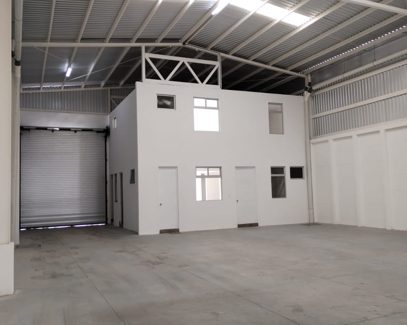 Ofibodega en renta NUEVA en Carretera al Salvador