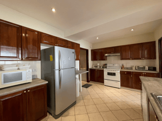 Apartamento en Alquiler / Venta Edificio Milenia, zona 10 - Image 4