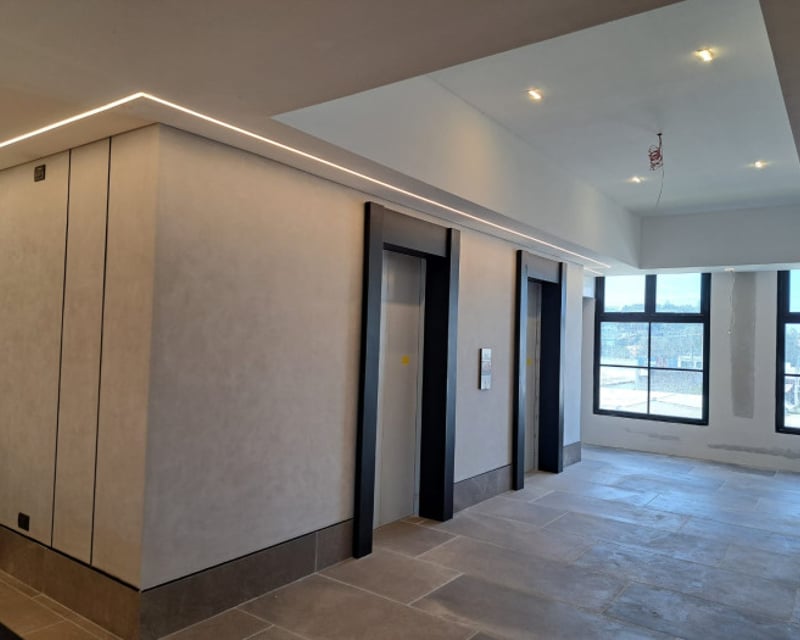 Oficinas en venta y renta en Centro Comercial en CAES