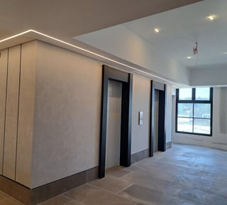Oficinas en venta y renta en Centro Comercial en CAES