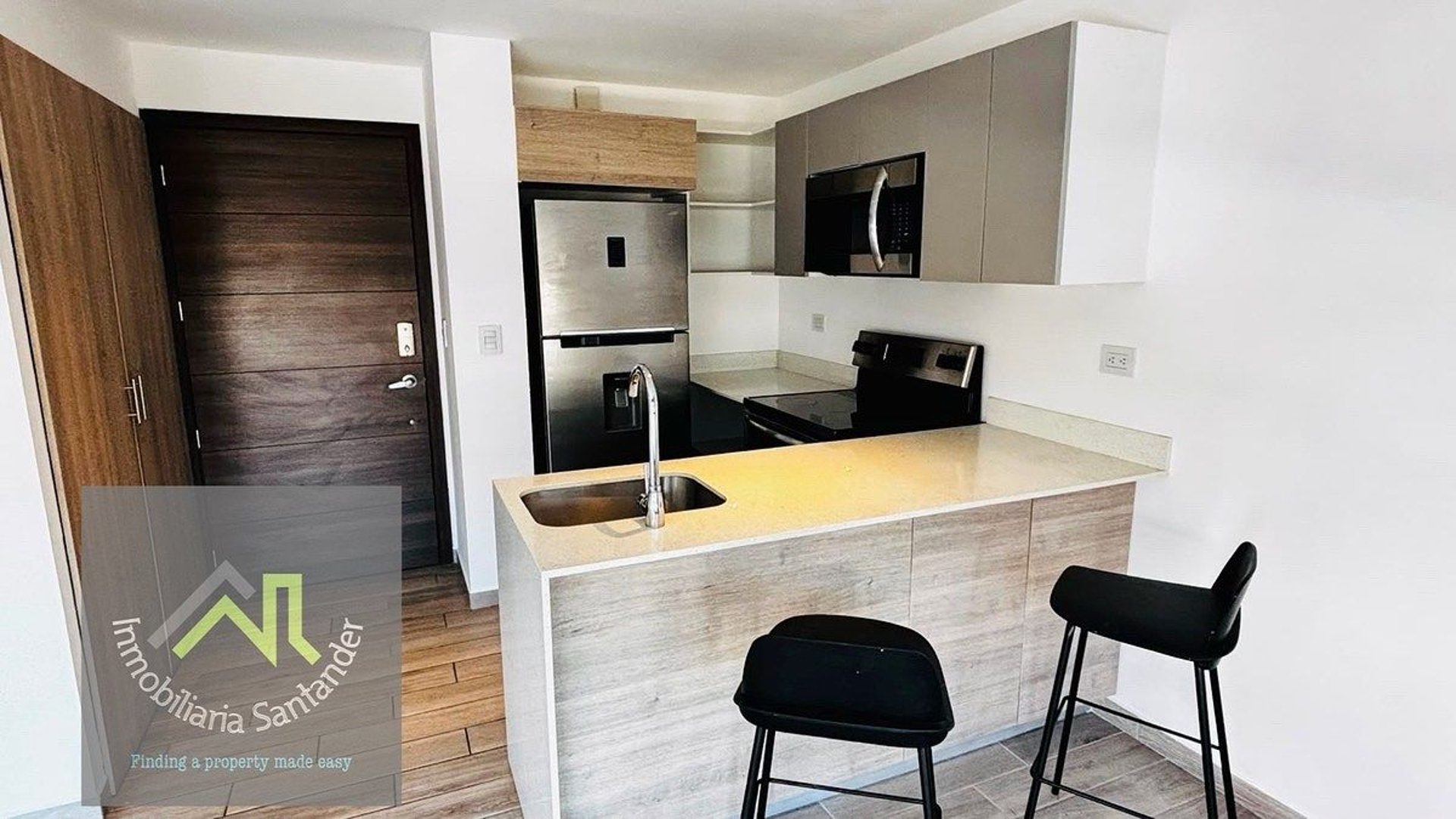 Apartamento en Venta en Parque Diez, Zona 10 - Miniatura 2