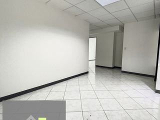 EUROPLAZA/ Oficina en renta/venta, zona 14 - 5