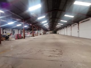 SE RENTA BODEGA INDUSTRIAL DE 2946 M2 PUERTA PARADA - 4
