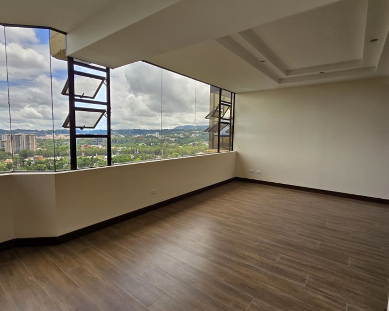 En Venta Apartamento en Zona 10 cercano a Oackland Z 10