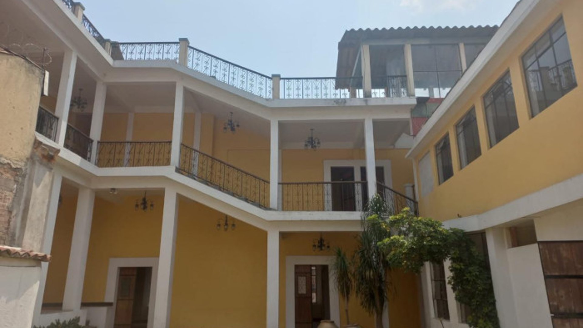 En Venta hotel en el centro histórico Quetzaltenango