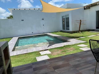 VILLA MODERNA EN VENTA EN LA PLAYA TIPO BOUTIQUE - 2