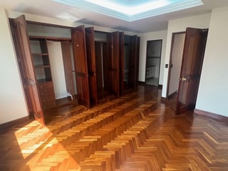 APARTAMENTO EN RENTA – SAN IGNACIO , ZONA 10 - Image 5