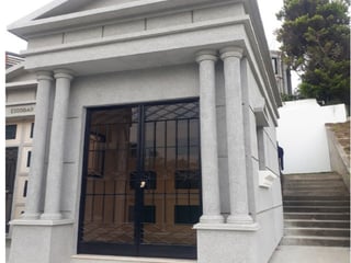 Mausoleo en venta en Cementerio la Villa Zona 14 - Image 1