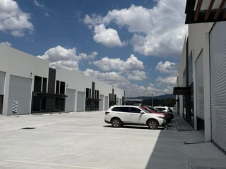 Ofibodegas en RENTA en Villa Canales - Image 1